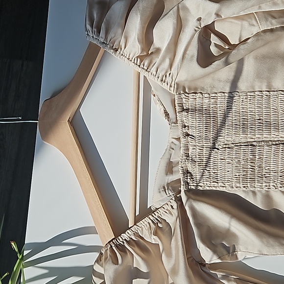 Abercrombie & Fitch Gold Satin Blouse long sleeve rouched sleeves - Picture 7 of 12